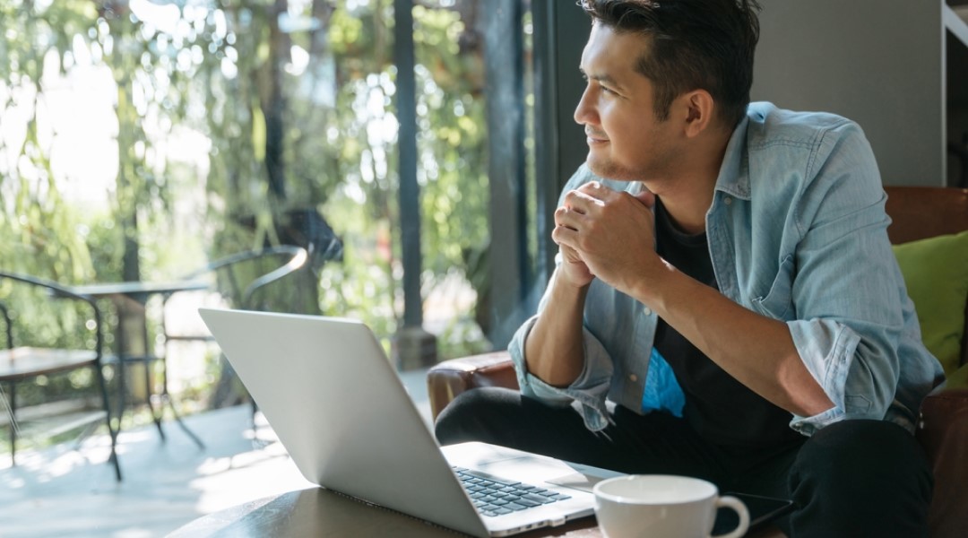 Surplus income calculation illustrated through analysis of income and expenses in personal financial management